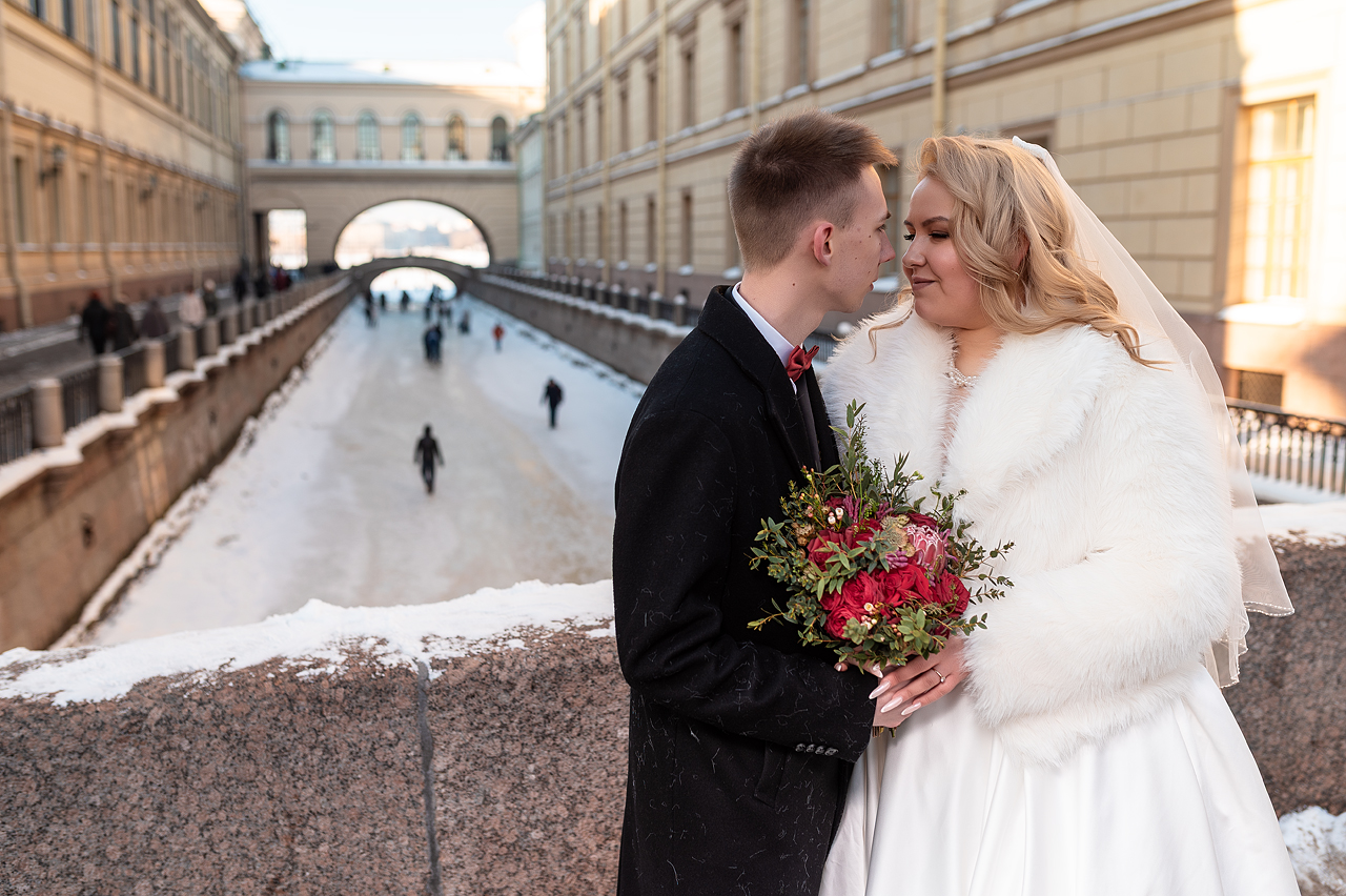 Зимняя канавка: Идеальное место для свадебной фотосессии в Санкт-Петербурге